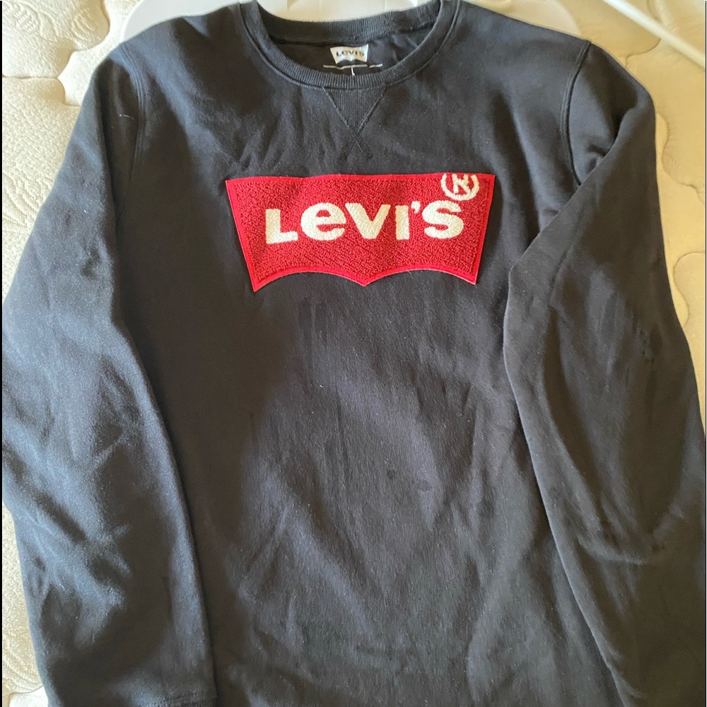 Levi’s long sleeve black logo